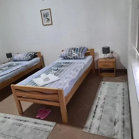 Prenociste Dubravka Livno
