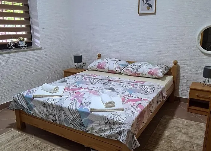 Prenociste Dubravka *