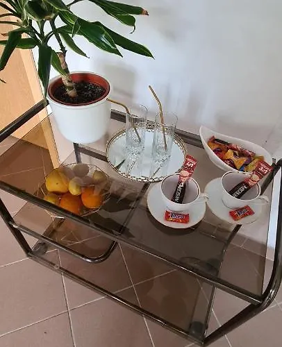 Prenociste Dubravka ليفنو